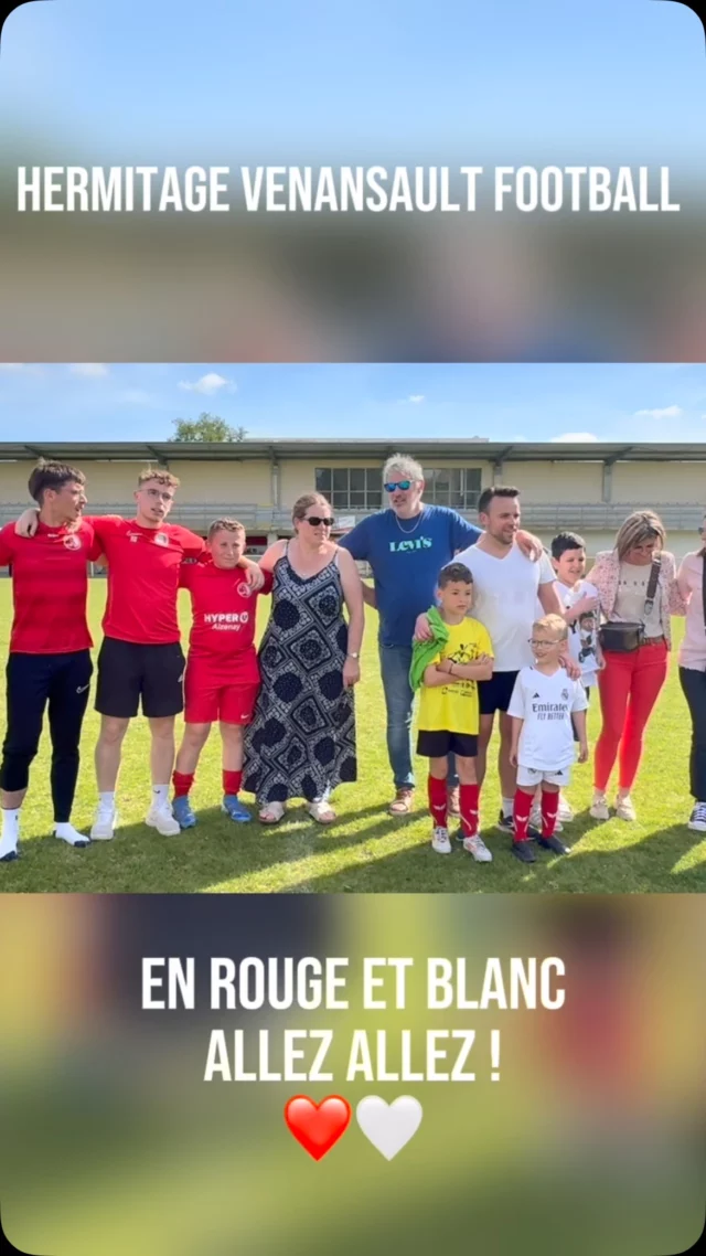 𝐔𝐧𝐞 𝐝𝐞𝐫𝐧𝐢𝐞̀𝐫𝐞 𝐏𝐞𝐧̃𝐚 𝐩𝐨𝐮𝐫 𝐜𝐞𝐭𝐭𝐞 𝐬𝐚𝐢𝐬𝐨𝐧 ❤️  On termine la saison 2024/2025 et la fête du club de la plus belle des manières !  Après une belle journée de football et de partage au soleil, que de mieux que de finir par une Peña ! ☀️  Petits, grands, jeunes, moins jeunes … c’est ça l’HVF, tous unis sous les mêmes couleurs !  𝑬𝒏 𝑹𝒐𝒖𝒈𝒆 𝒆𝒕 𝑩𝒍𝒂𝒏𝒄 𝑨𝒍𝒍𝒆𝒛 𝑨𝒍𝒍𝒆𝒛 ! ❤️🤍